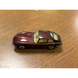 1960'S HUSKY JAGUAR E-TYPE 2+2 DIECAST CAR